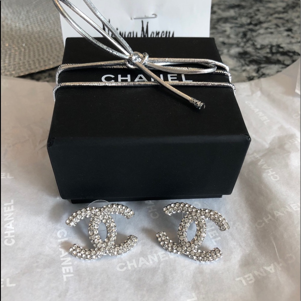 ❌SOLD❌Chanel XL 21C Crystal Earrings NEW wreceipt! - Picture 2 of 13